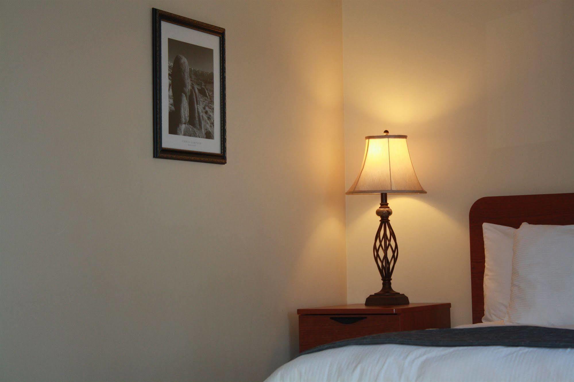 University Of Alberta - Hotel エドモントン エクステリア 写真