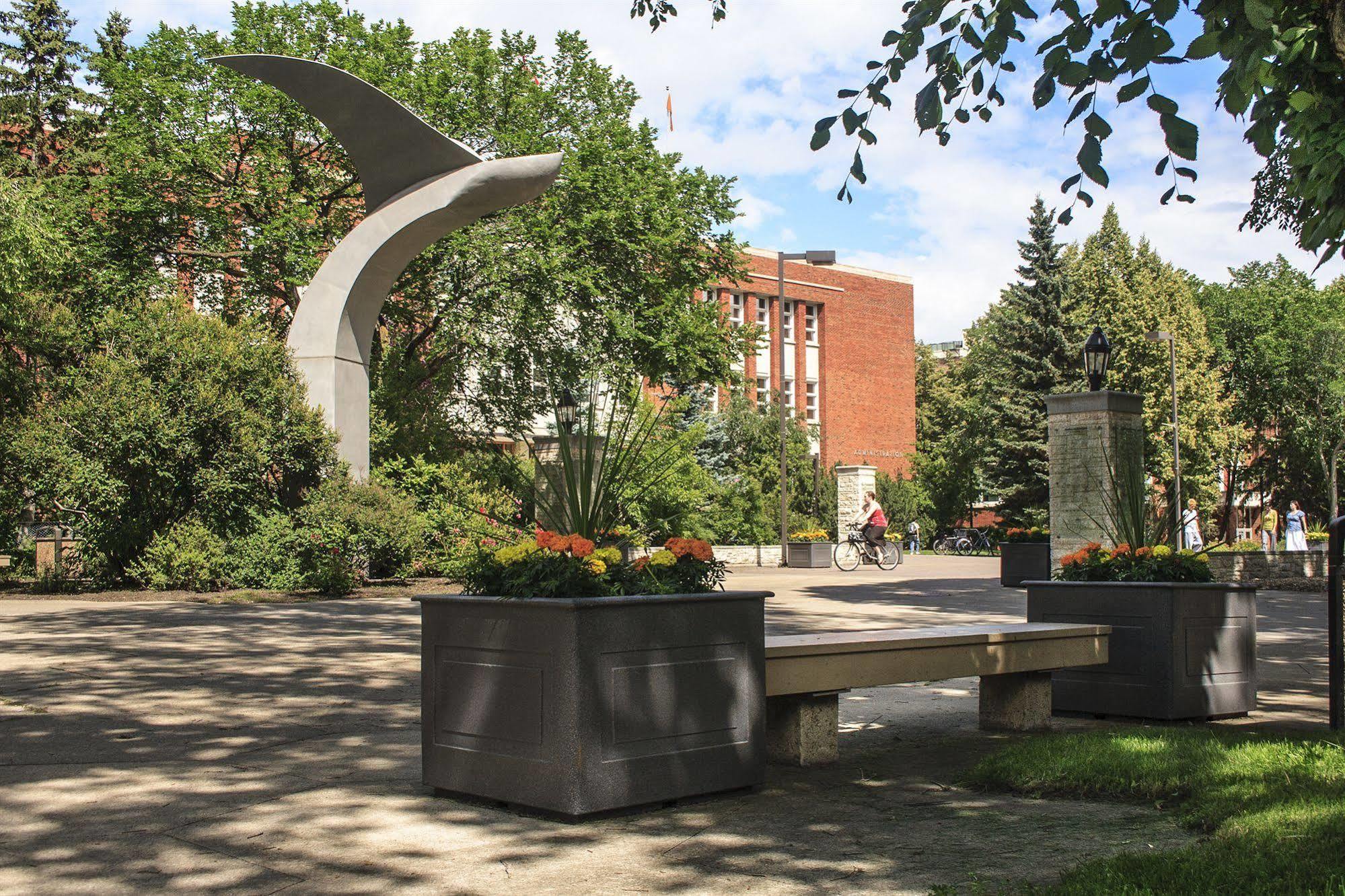 University Of Alberta - Hotel エドモントン エクステリア 写真